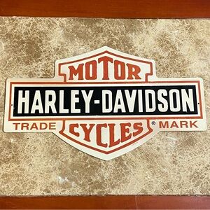 HARLEY DAVIDSON VINTAGE ANDE ROONEY COLLECTABLE SHIELD AND BAR METAL SIGN